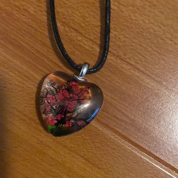 NECKLACES - Picture 3 of 10